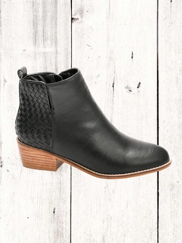 winter boots with durable soles-Corkys(*20)Half N Half Boots