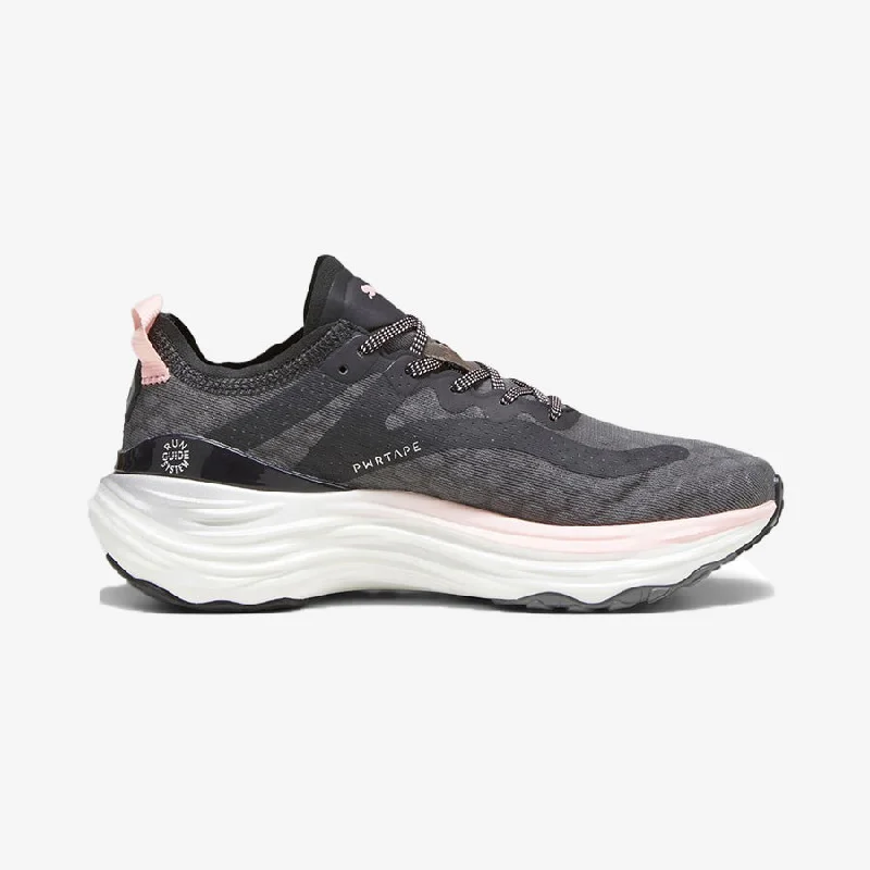 Women's ForeverRun Nitro (Puma Black/Koral Ice/Silver)