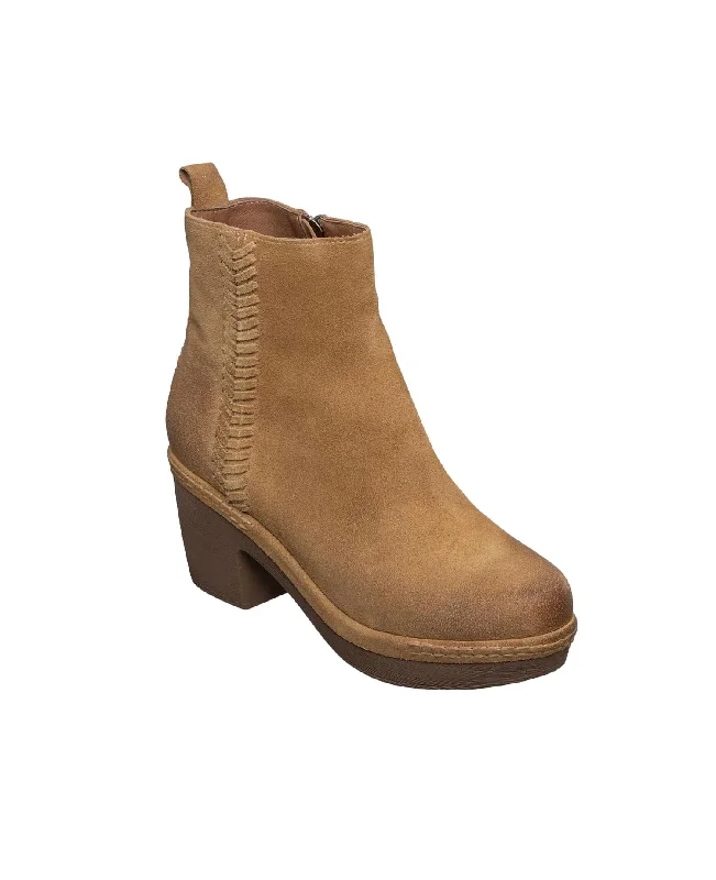 boots for everyday outdoor activities-Women's Shaina Short Boot In Taupe