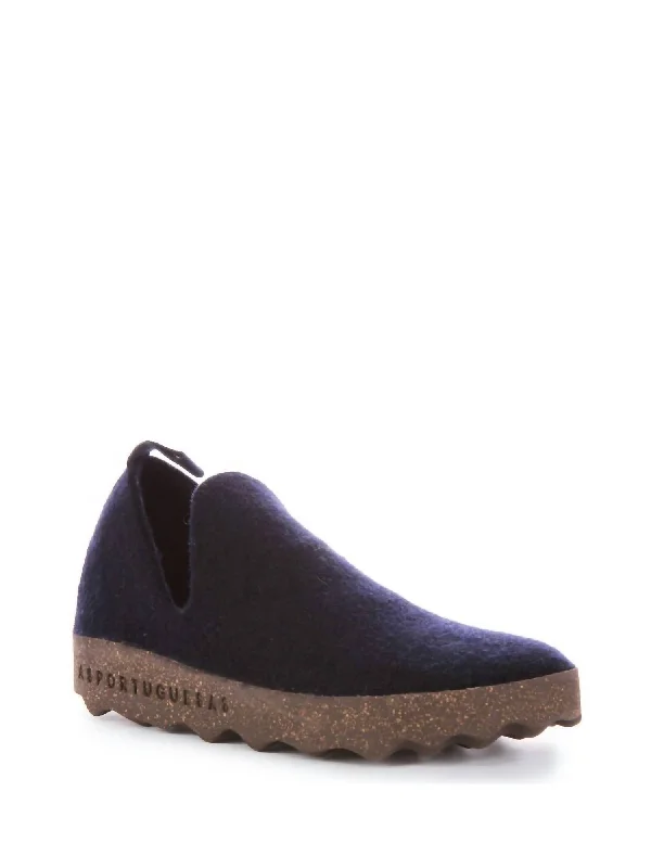 Luxury flats with lofts-Unisex City Slip-On Shoe In Navy