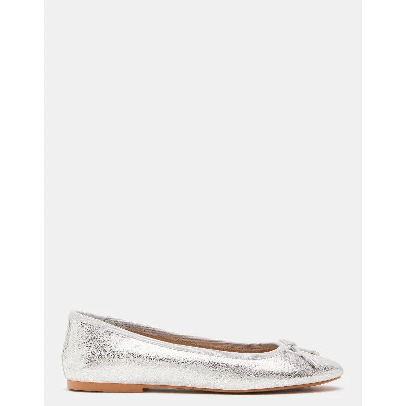 Flats with minimalist vibes-BENITA SILVER